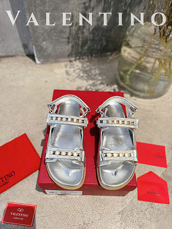 Valentino Rockstud Leather Flat Sandals In Silver