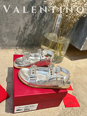 Valentino Rockstud Leather Flat Sandals In Silver - 2