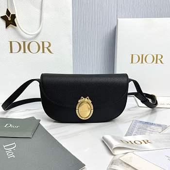 Small Dior Médaillon Flap Bag Black Grained Calfskin - 21x12x5.5cm