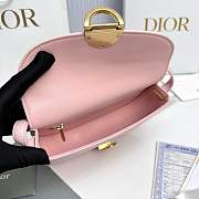 Small Dior Médaillon Flap Bag Rose Grained Calfskin - 21x12x5.5cm - 2