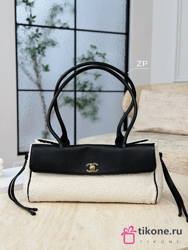Chanel Small Tote Grained Calfskin Tweed & Gold-Tone Metal White Black - 30.5x15x11.5cm - 1