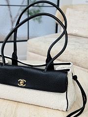 Chanel Small Tote Grained Calfskin Tweed & Gold-Tone Metal White Black - 30.5x15x11.5cm - 5