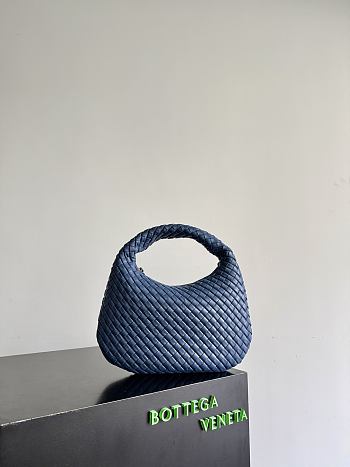 Bottega Veneta Small Veneta in Blue Venezia - 35x21x5cm