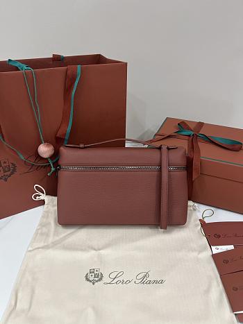 Loro Piana Extra Pouch L29 Kummel/Onyx (P0C2) - 29x18x5cm