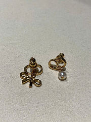 Dior CD Mini Bow Earrings Gold-Finish Metal and White Resin Pearl E4837WOMRS - 4