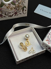 Dior Tribales Earrings Gold-Finish Metal, White Resin Pearls and Crystals E4881WOMCY - 5
