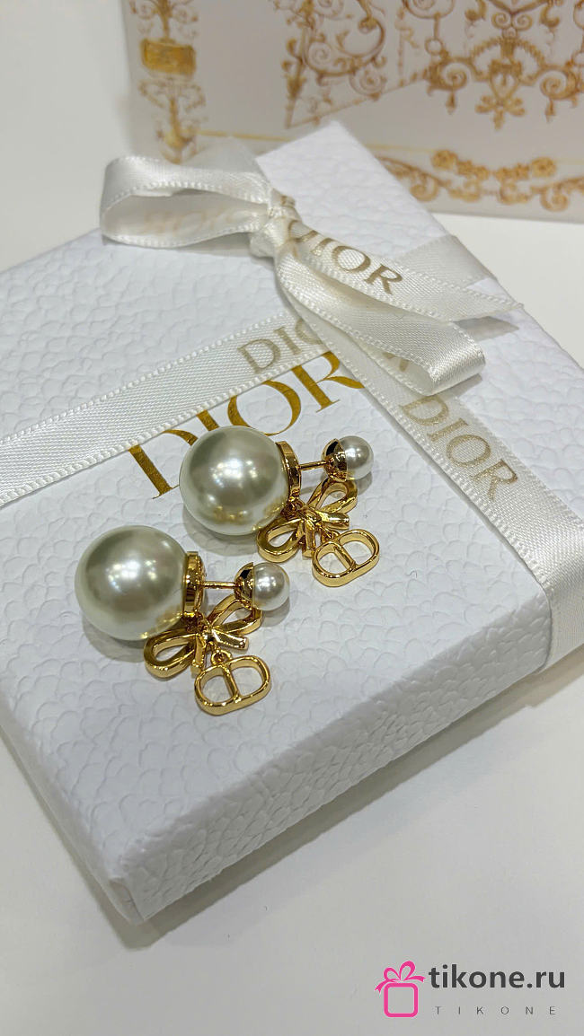 Dior Tribales Earrings Gold-Finish Metal and White Resin Pearls E4828WOMRS_D301 - 1