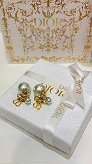 Dior Tribales Earrings Gold-Finish Metal and White Resin Pearls E4828WOMRS_D301 - 3