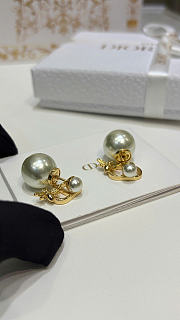 Dior Tribales Earrings Gold-Finish Metal and White Resin Pearls E4593WOMRS_D301 - 6