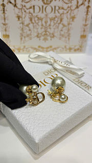 Dior Tribales Earrings Gold-Finish Metal and White Resin Pearls E4593WOMRS_D301 - 2