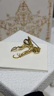 Dior CD Ribbon Brooch Gold-Finish Metal and Crystals V1975WOMCY - 2