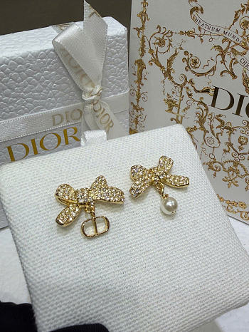 Dior Delicate Bow Earrings Gold-Finish Metal, White Resin Pearl and Crystals E4678WOMCY_D319