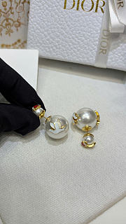 Dioramour Dior Tribales Earrings Gold-Finish Metal, Metal, White Resin Pearls and Multicolor Lacquer E4464WOMLQ_D309 - 4