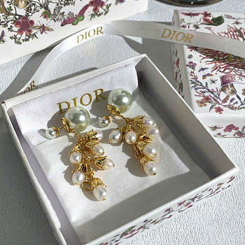 Dior Tribales Earrings Gold-Finish Metal, White Resin Pearls and Freshwater Pearls E4495WOMFW_D301