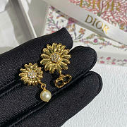 Dior CD Multi Flowers Earrings Gold-Finish Metal, White Resin Pearl and Crystals E4848WOMCY_D319 - 2