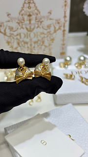 Dior Tribales Earrings Gold-Finish Metal and White Resin Pearls E4718WOMRS_D301 - 6