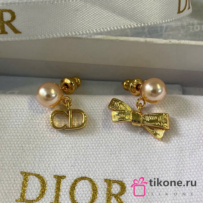 Dior CD Bow Earrings Gold-Finish Metal and Iridescent Pink Resin Pearls E4835WOMRS_D88P - 1
