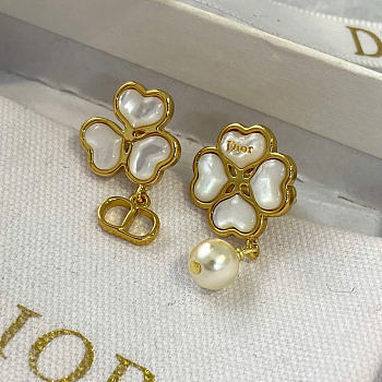 Dior Sparkling Clover Earrings Gold-Finish Metal, White Resin Pearl and Mother-of-Pearl E4488WOMMP_D301