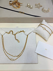 Dior CD Mini Bow Bracelet Gold-Finish Metal and White Resin Pearl B3414WOMRS_D301 - 2