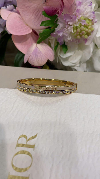 Dior Night Code Bangle Gold-Finish Metal, Crystals and Beige Lacquer B3070WOMLQ_D16E