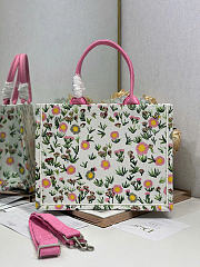 Medium Dior Book Tote with Strap White Multicolor Daisy Garden Embroidery with Dior Médaillon - 36x27.5x16.5cm - 5