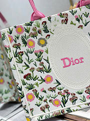 Medium Dior Book Tote with Strap White Multicolor Daisy Garden Embroidery with Dior Médaillon - 36x27.5x16.5cm - 3
