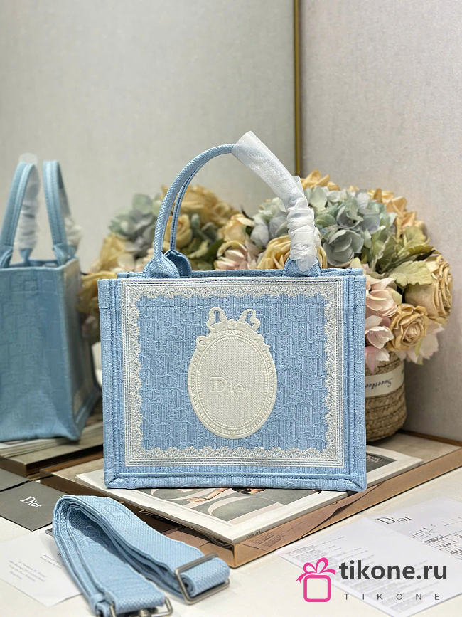 Small Dior Book Tote with Strap Celestial Blue Dior Oblique Embroidery with White Lace and Dior Médaillon - 26.5x22x14cm - 1