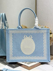 Medium Dior Book Tote with Strap Celestial Blue Dior Oblique Embroidery with White Lace and Dior Médaillon - 36x27.5x16.5cm - 1