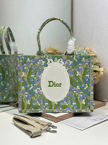 Medium Dior Book Tote with Strap Multicolor Lily of the Valley Embroidery with Dior Médaillon - 36x27.5x16.5cm