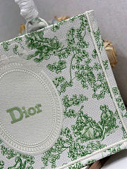 Medium Dior Book Tote with Strap Green Multicolor Toile de Jouy Clover Embroidery and White Dior Medaillon - 36x27.5x16.5cm - 3