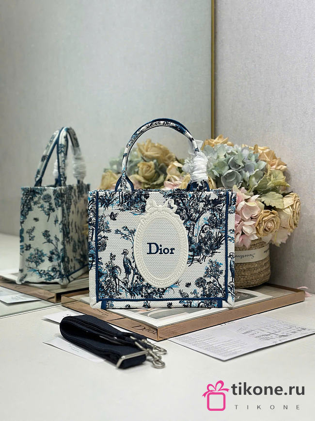Small Dior Book Tote with Strap Blue Toile de Jouy Floral Garden Embroidery and White Dior Médaillon - 26.5x22x14cm - 1