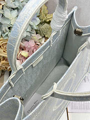 Medium Dior Book Tote with Strap Céleste Blue Dior Oblique Washed Embroidery and Ecru Dior Médaillon - 36x27.5x16.5cm - 6