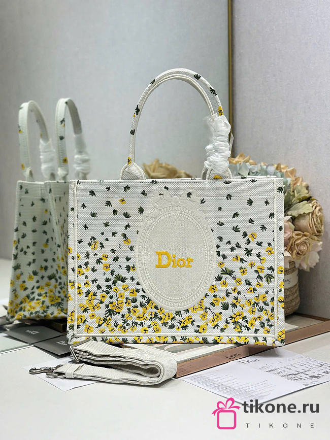 Medium Dior Book Tote with Strap Buttercup Dior Embroidery and White Dior Médaillon - 36x27.5x16.5cm - 1