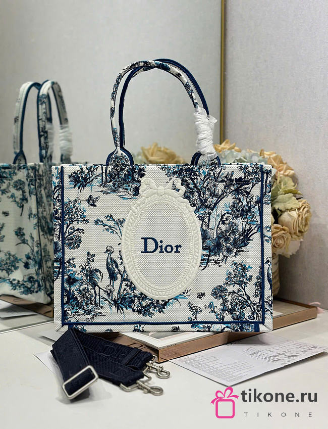 Medium Dior Book Tote with Strap Blue Toile de Jouy Floral Garden Embroidery and White Dior Médaillon - 36x27.5x16.5cm - 1