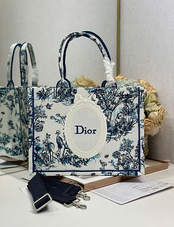 Medium Dior Book Tote with Strap Blue Toile de Jouy Floral Garden Embroidery and White Dior Médaillon - 36x27.5x16.5cm