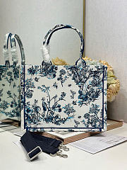 Medium Dior Book Tote with Strap Blue Toile de Jouy Floral Garden Embroidery and White Dior Médaillon - 36x27.5x16.5cm - 4