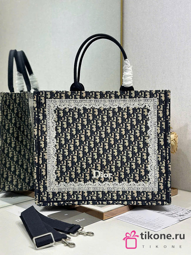 Large Dior Book Tote Blue Dior Oblique Embroidery and White Lace - 42x35x18cm - 1
