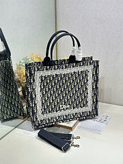 Large Dior Book Tote Blue Dior Oblique Embroidery and White Lace - 42x35x18cm - 6