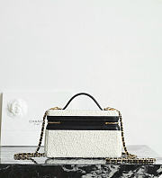 Chanel Vanity with Chain Tweed Calfskin & Gold-Tone Metal White & Black - 19.5x17x5cm - 5