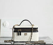 Chanel Vanity with Chain Tweed Calfskin & Gold-Tone Metal White & Black - 19.5x17x5cm - 6