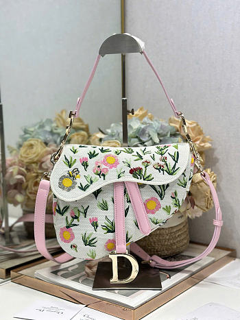 Dior Saddle Bag with Strap White Multicolor Daisy Garden Embroidery with Dior Médaillon - 20x16x5cm