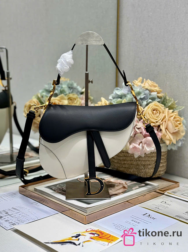 Dior Saddle Bag with Strap Two-Tone Latte and Black Supple Calfskin - 20x16x5cm - 1