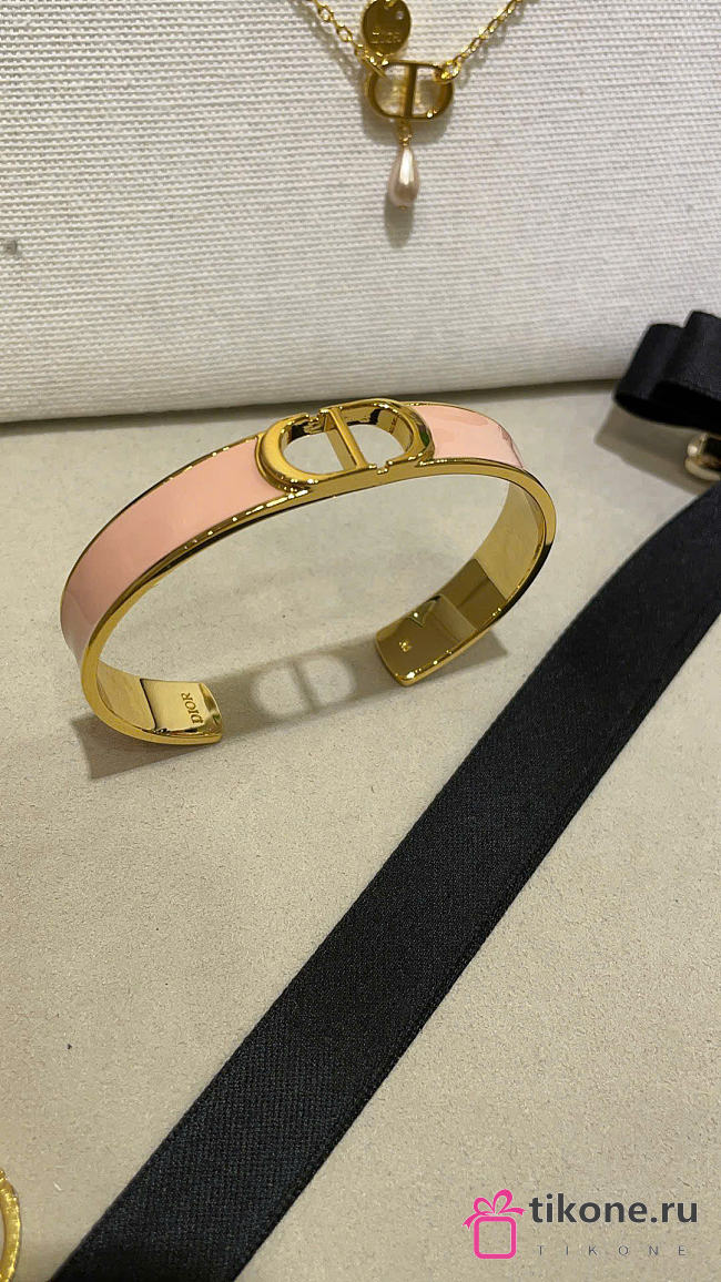 Dior 30 Montaigne Thin Bangle Gold-Finish Metal and Pink Lacquer - 1