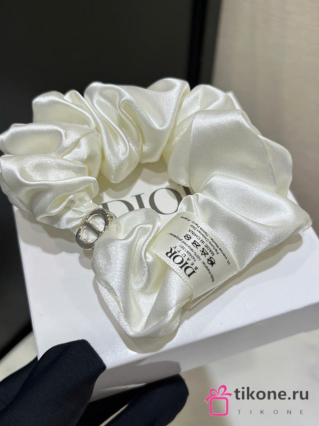 Dior Silk Scrunchies White - 1