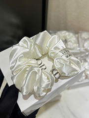 Dior Silk Scrunchies White - 3