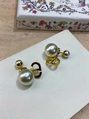 Dior Tribales Earrings Gold-Finish Metal with White Resin Pearls and Silver-Tone Crystals E3366WOMCY_D03S - 3