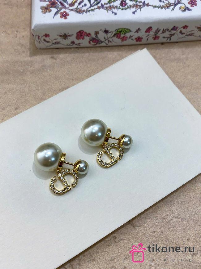 Dior Tribales Earrings Gold-Finish Metal with White Resin Pearls and Silver-Tone Crystals E3366WOMCY_D03S - 1