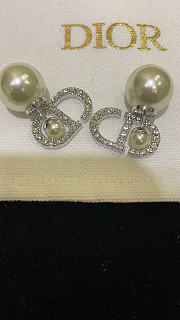 Dior Tribales Earrings Silver-Finish Metal with White Resin Pearls and Silver-Tone Crystals E3366WOMCY_D13S - 3