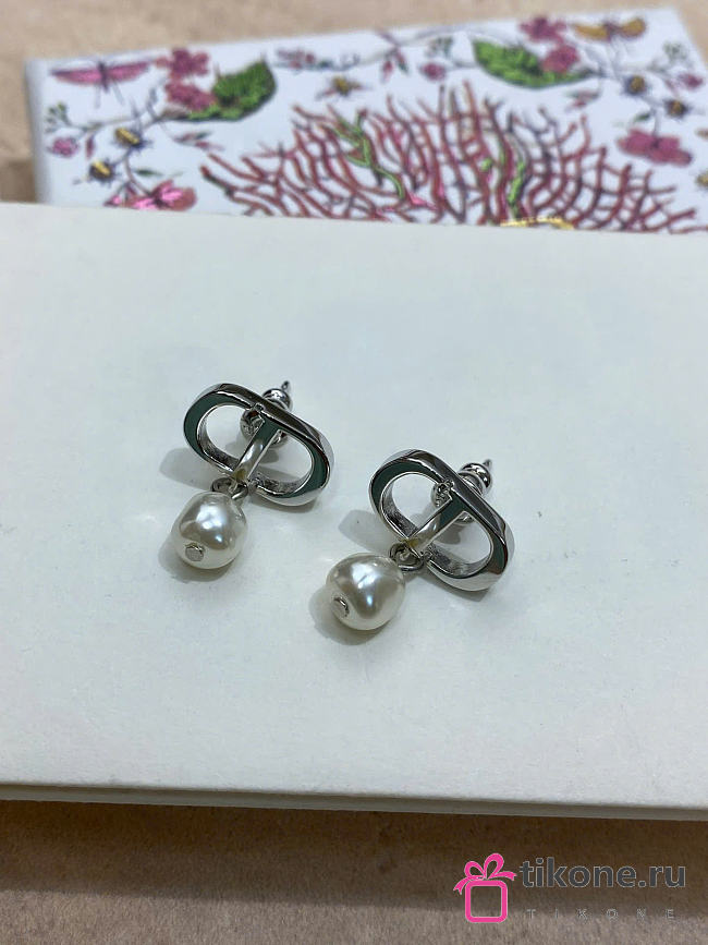 Dior Petit CD Earrings Silver-Finish Metal with White Resin Pearls E1520PTCRS_D009 - 1