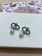 Dior Petit CD Earrings Silver-Finish Metal with White Resin Pearls E1520PTCRS_D009 - 1
